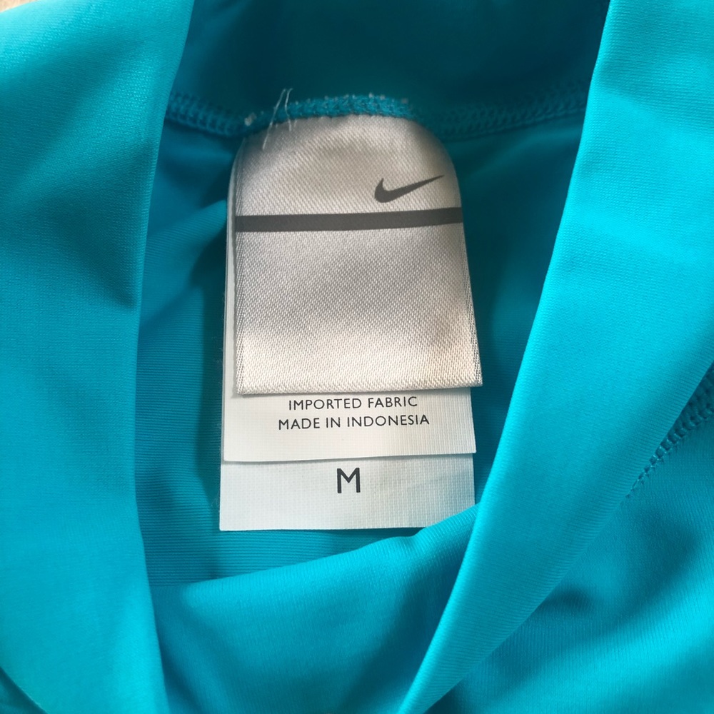 Nike Rash Guard / Surf Shirt - Picture 3 of 4